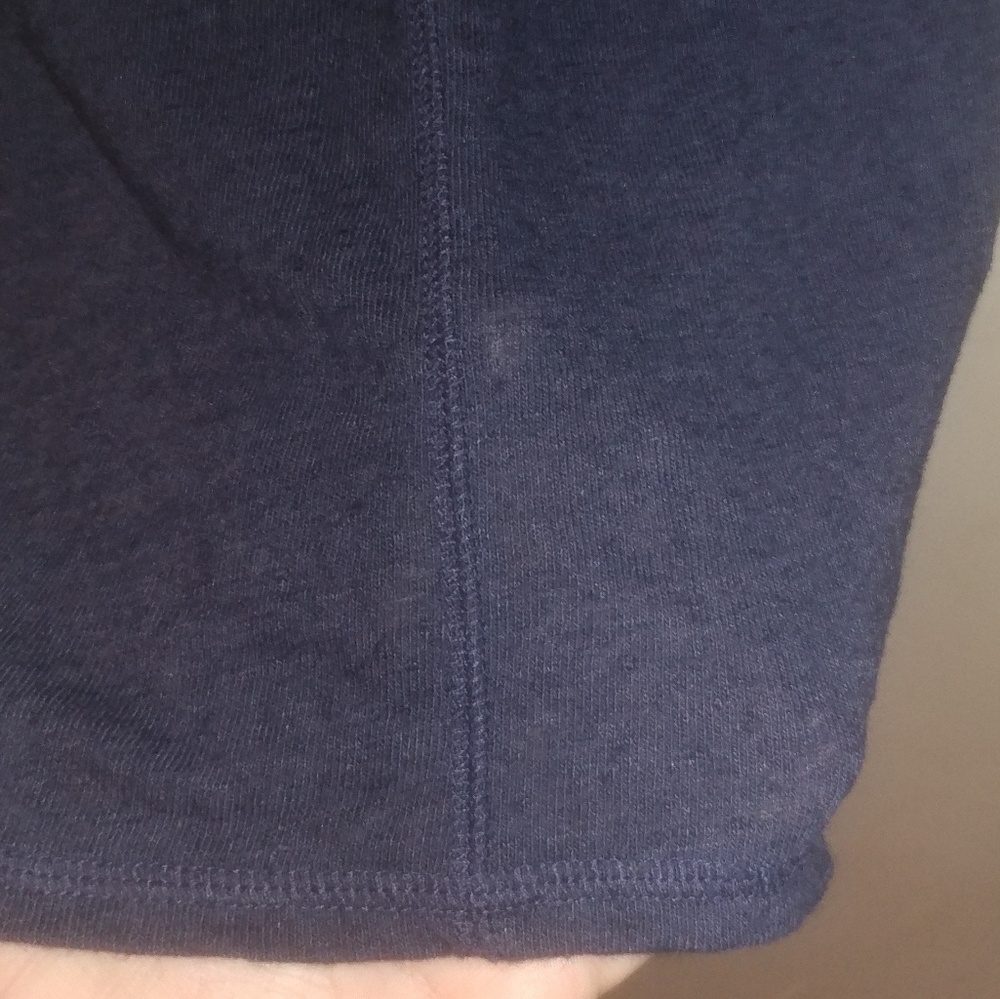 Navy blue shirt. - Picture 6 of 6